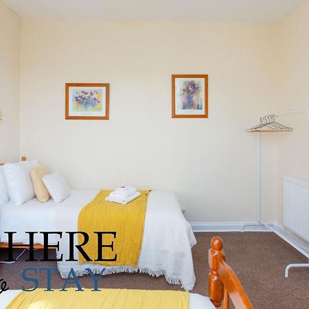 Bright 2Bed Apartment In Galashiels City Centre Exterior photo